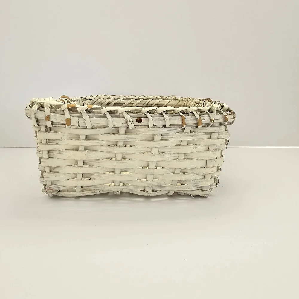 Vintage Hand-Painted Wicker Basket – Shabby Chic Pansy Motif